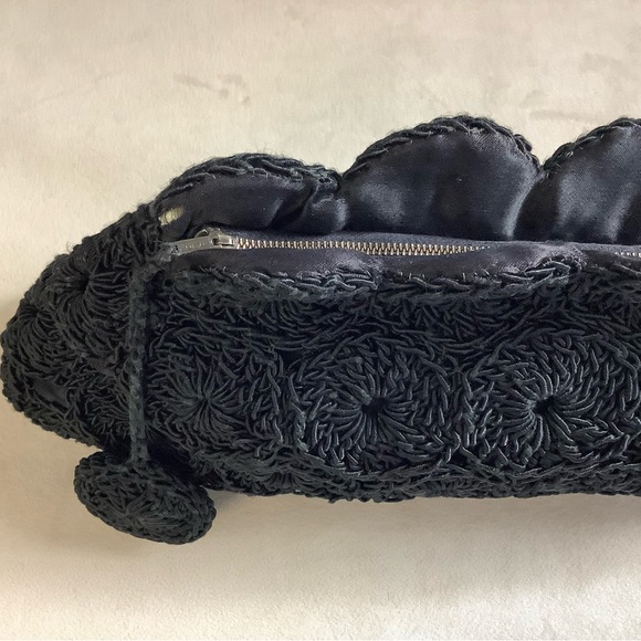 Vintage Crochet Clutch Bag  Zipper closure, inside storage pouch, crochet bag. - Picture 9 of 15